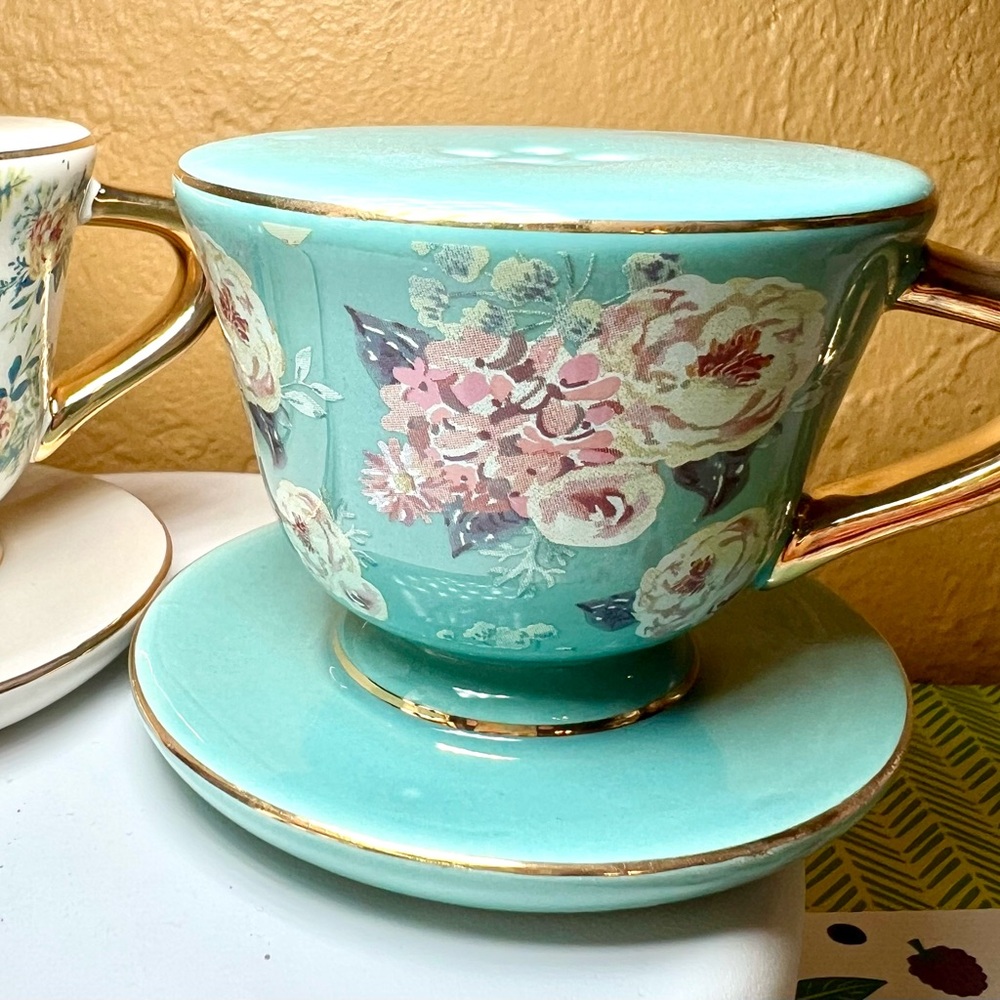 Set of 2 Floral Teacups on Saucers Ceramic Salt & Pepper Shakers Tea Party - Picture 2 of 14